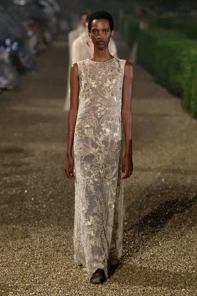 Look 10